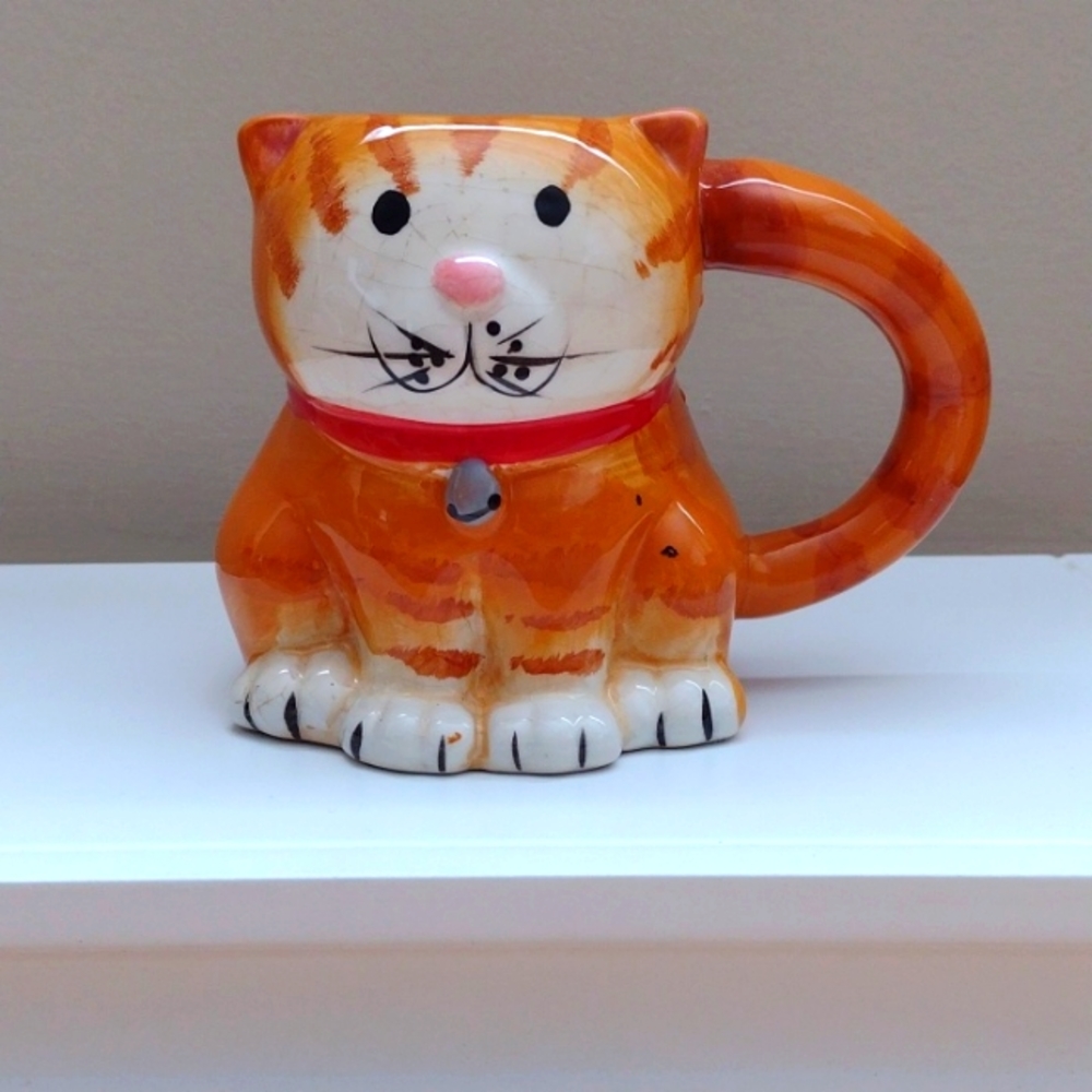 Mug Orange Cat 14 ounces Boston Warehouse Trading Corp. Made in China